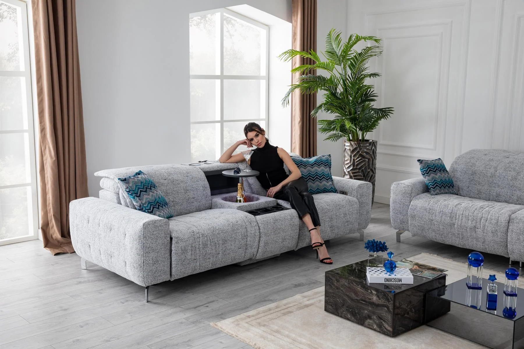 DUBAİ three-seat modern sofa with broad arms and layered back cushions