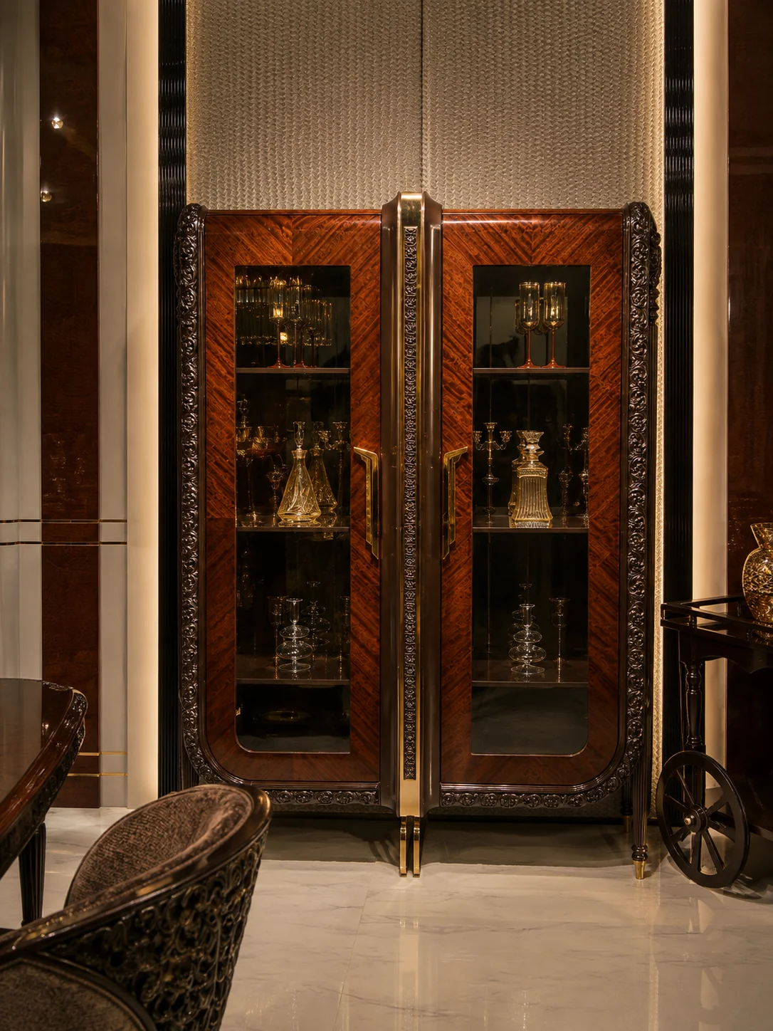 Riva luxury classic vitrine display cabinet