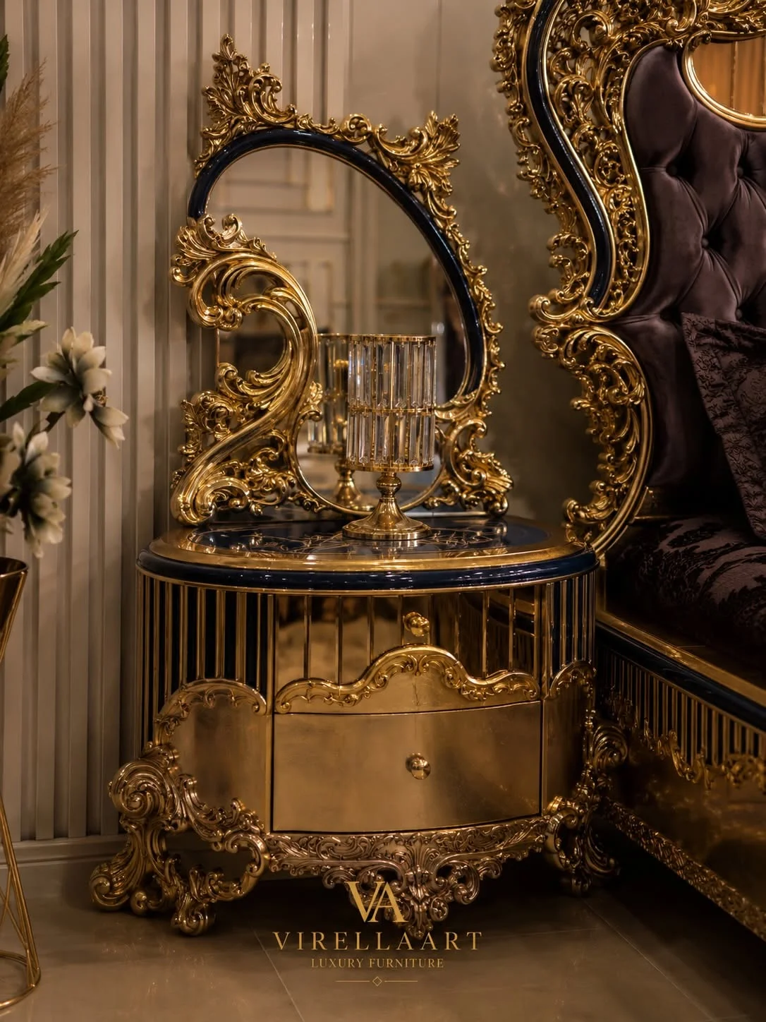 Close-up of the Saltanat nightstand with glossy dark marble-look top, gold-tone carved body, decorative mirror and crystal table lamp